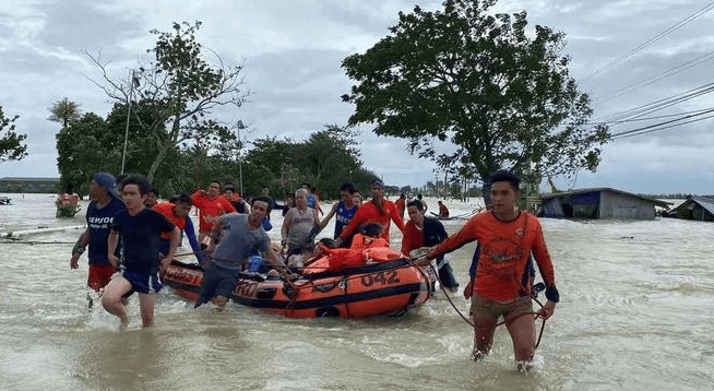 形勢突然有變？沒等解放軍出手，菲81人當(dāng)場死亡，馬科斯要被拉下臺