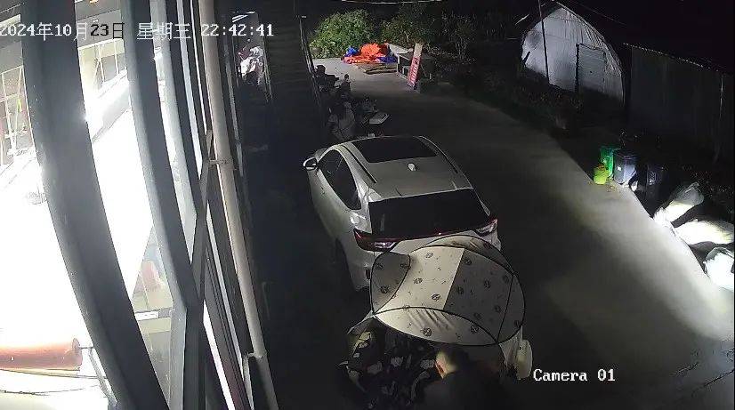 “我車被偷了，車上有塊毒豬肉！”男子深夜報(bào)警，結(jié)局大反轉(zhuǎn)