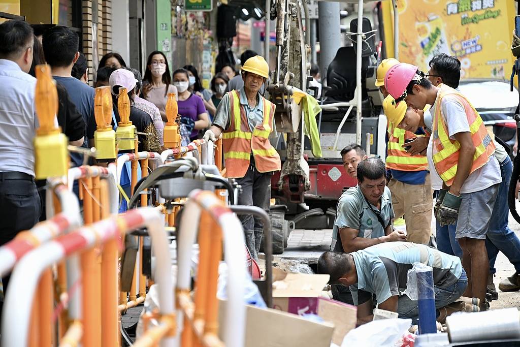 赴香港做建筑工月薪3萬月休9天，搞清全貌再說羨慕