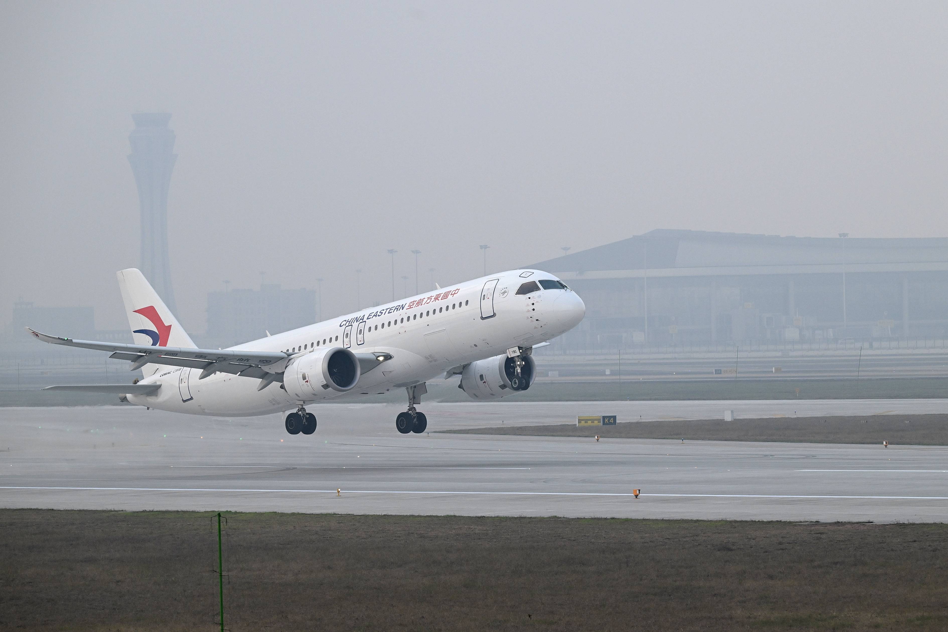 正式啟用！C919在第四跑道首飛，江北機場進入四跑道時代